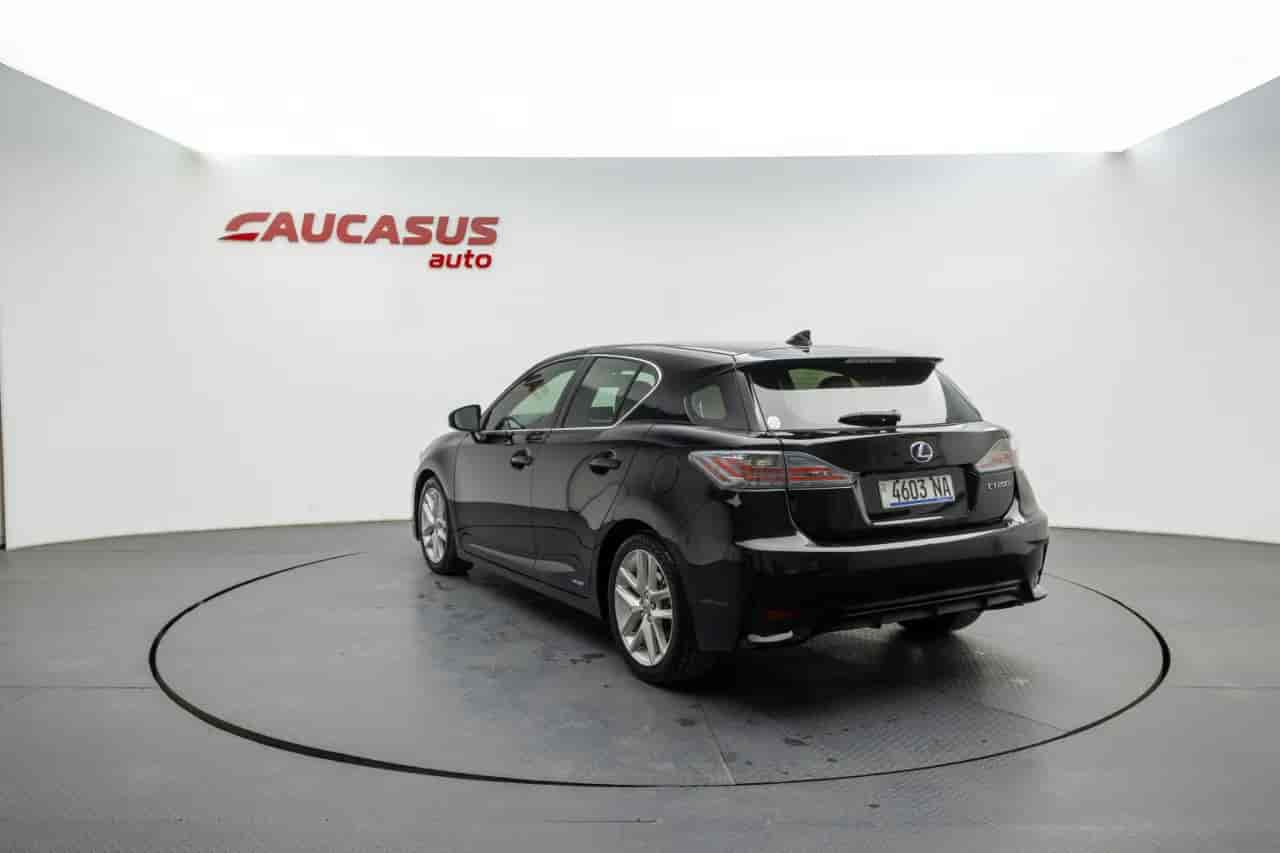 LEXUS CT - 6