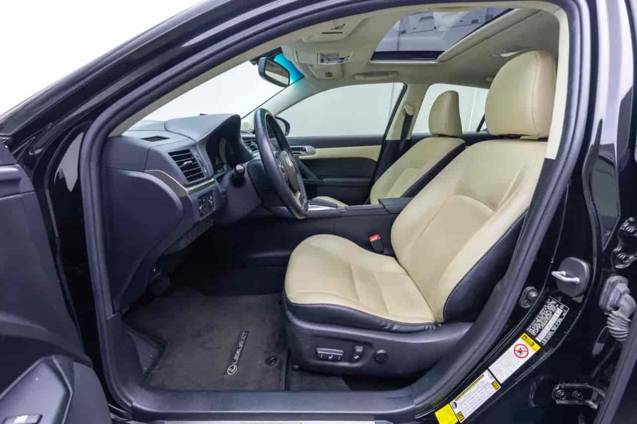 LEXUS CT - 10