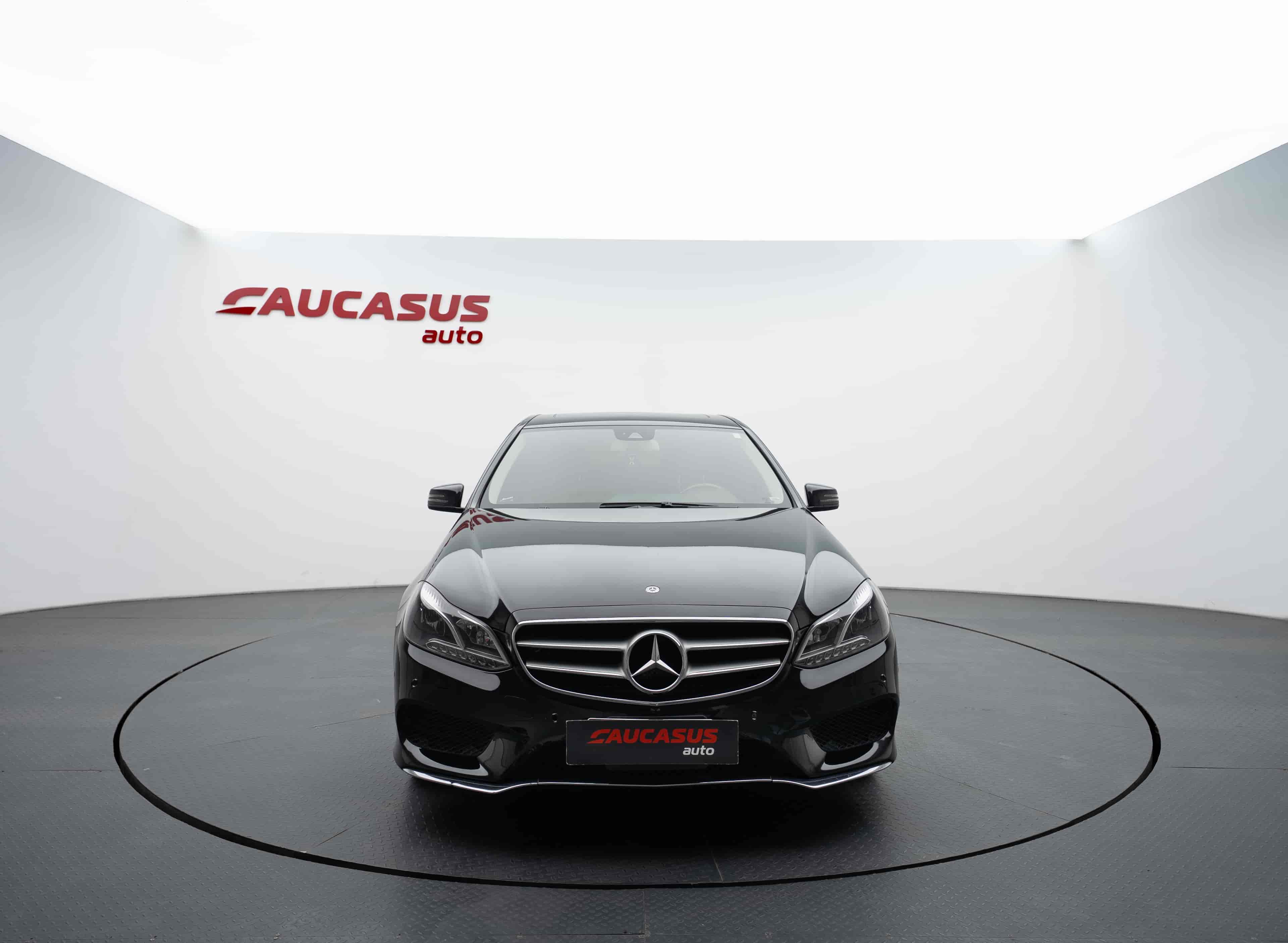MERCEDES-BENZ E-Class - 2