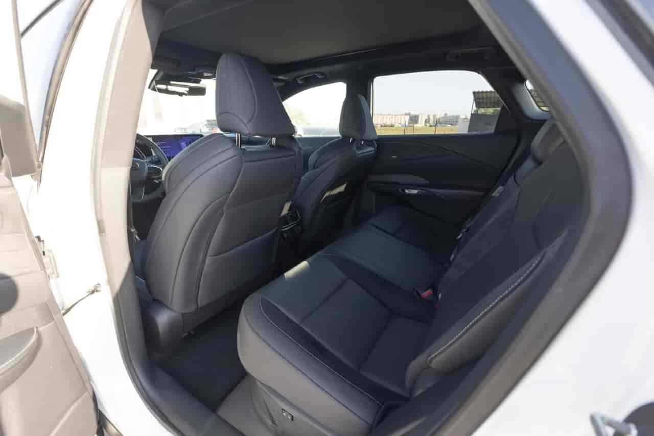 LEXUS RX - 8