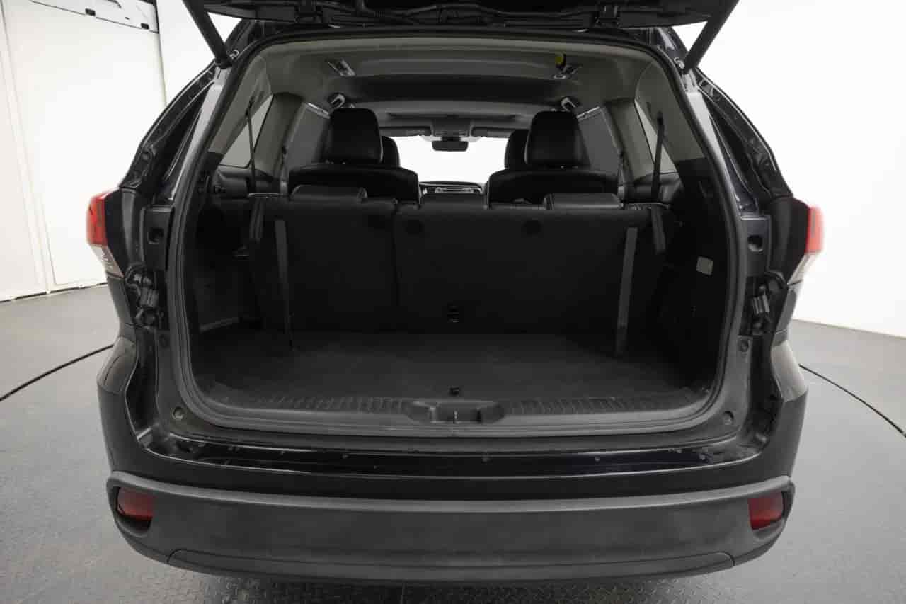 TOYOTA Highlander - 7