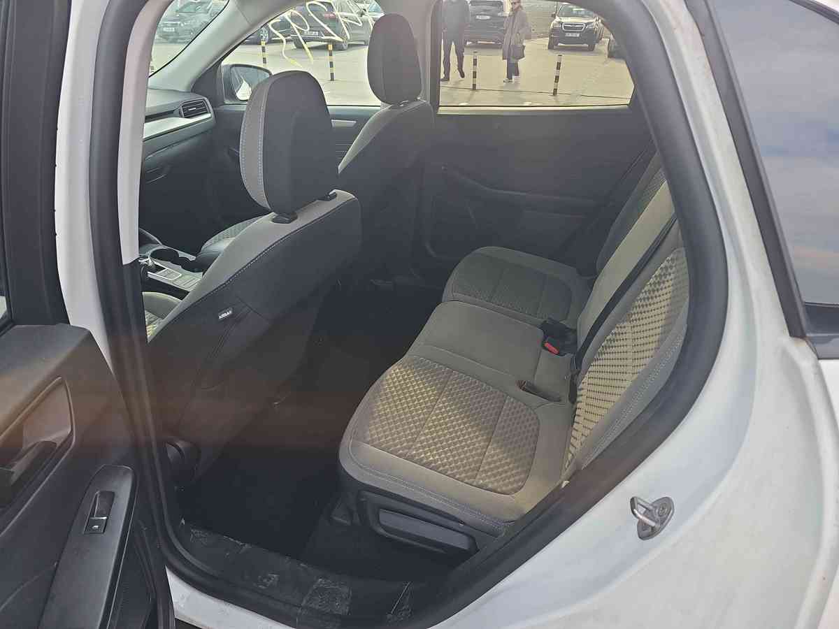 FORD Escape - 8
