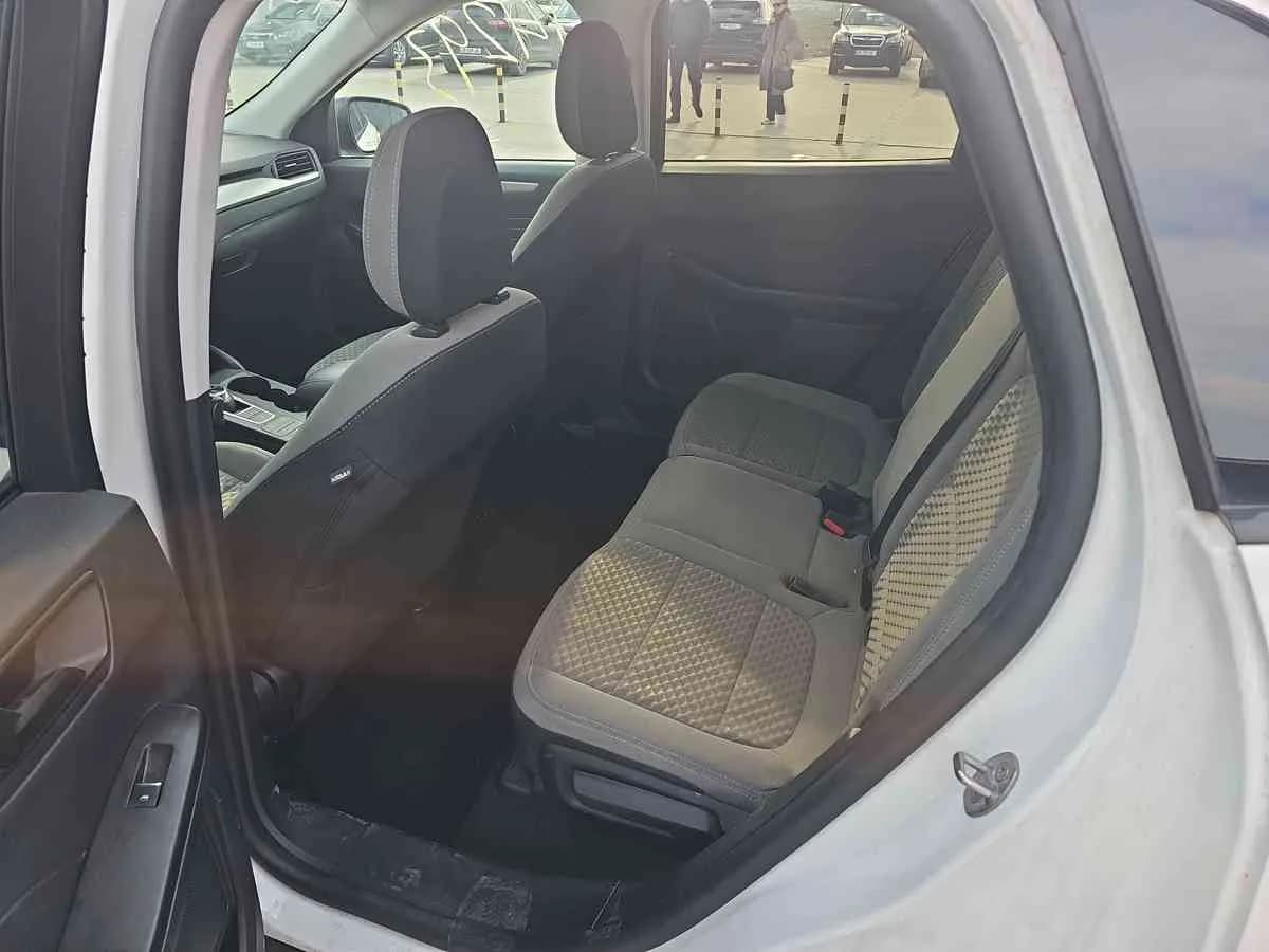 FORD Escape - 8