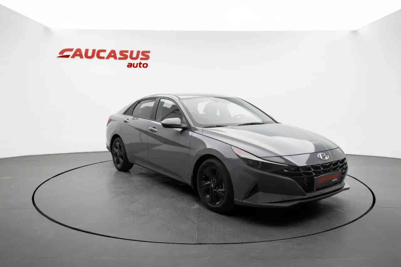 HYUNDAI Elantra - 3