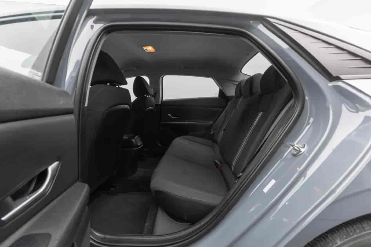 HYUNDAI Elantra - 8