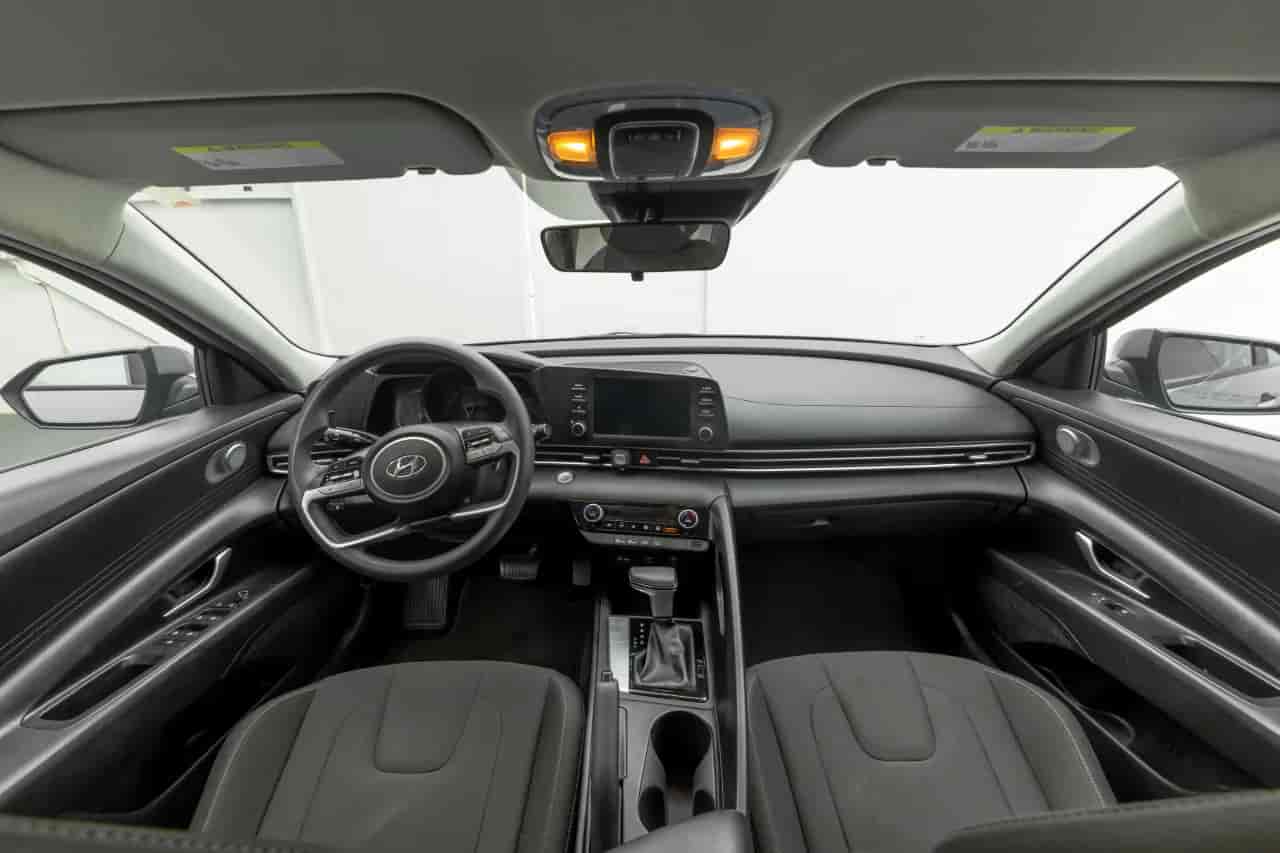HYUNDAI Elantra - 9