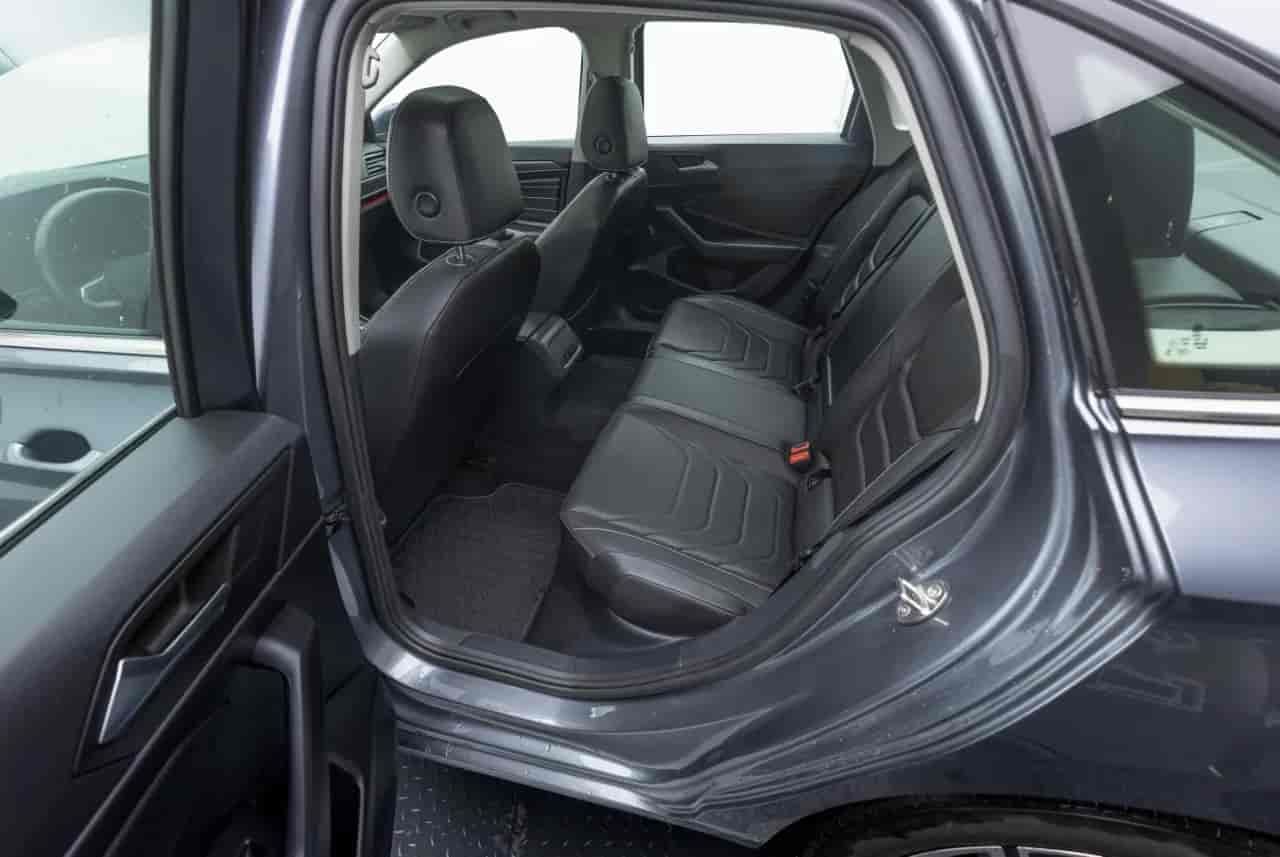 VOLKSWAGEN Jetta - 8