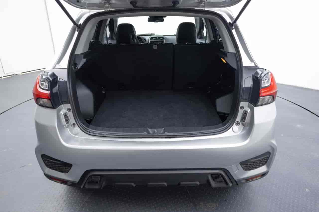 MITSUBISHI Outlander - 7