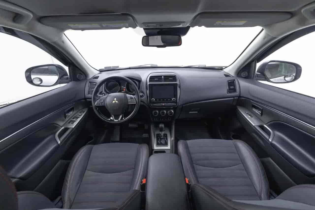 MITSUBISHI Outlander - 9