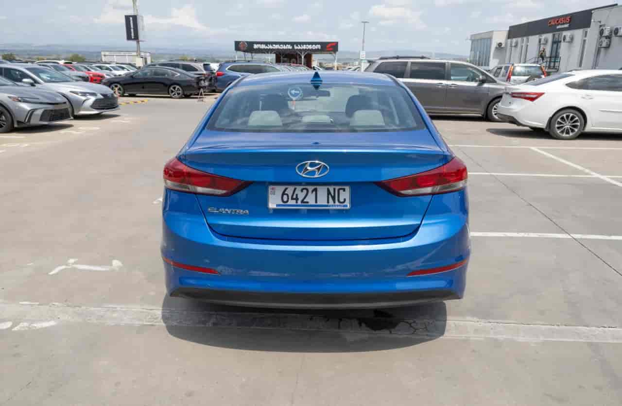 HYUNDAI Elantra - 5
