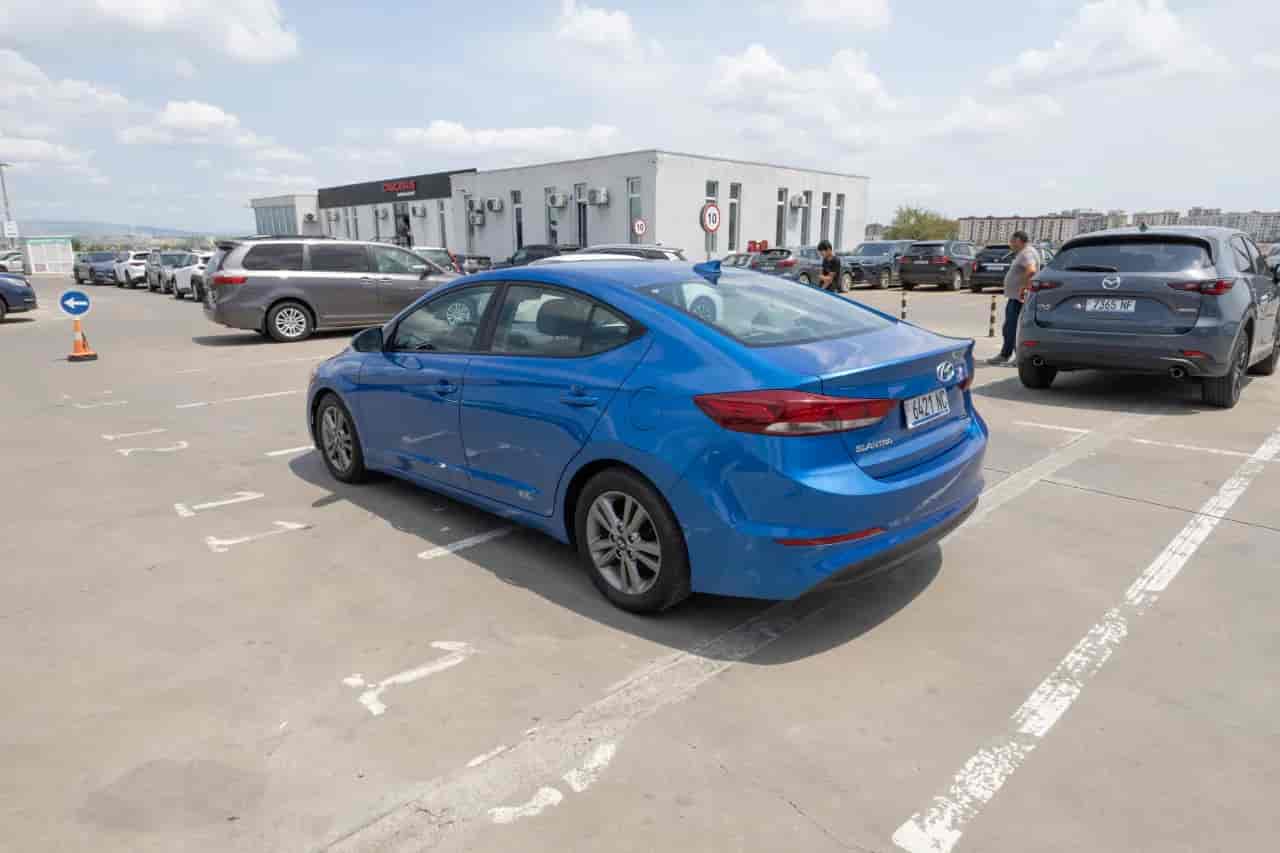 HYUNDAI Elantra - 6