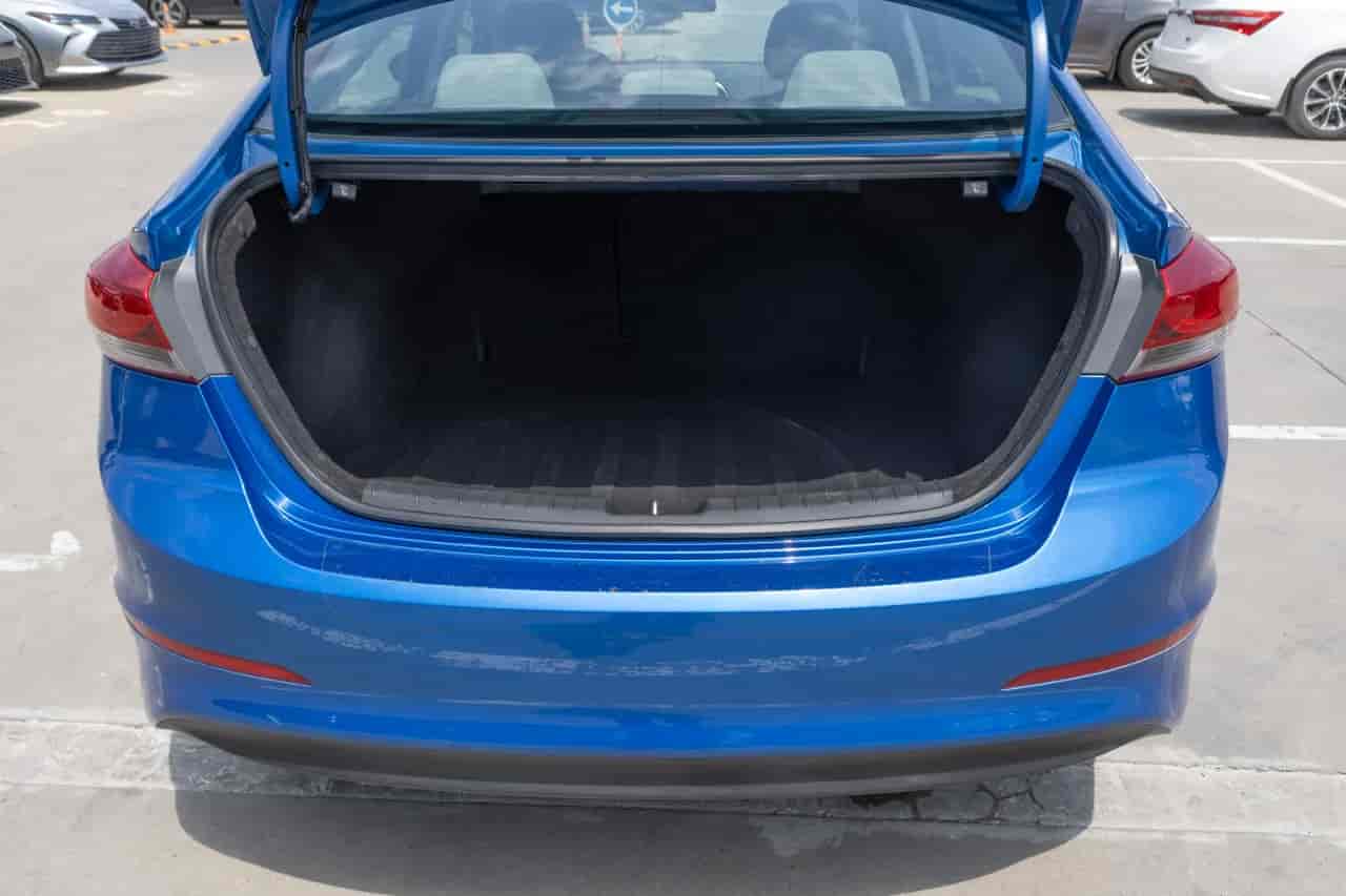 HYUNDAI Elantra - 7