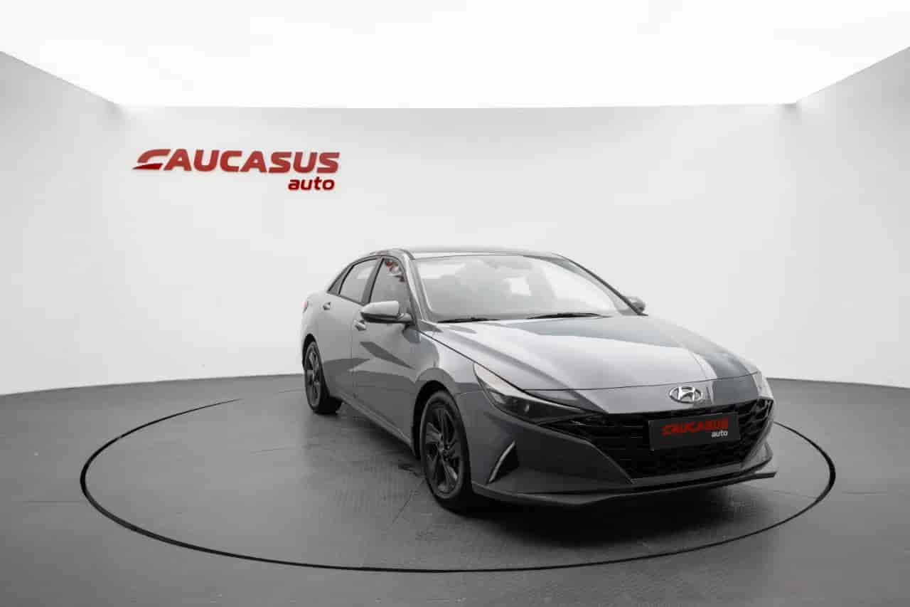 HYUNDAI Elantra - 3