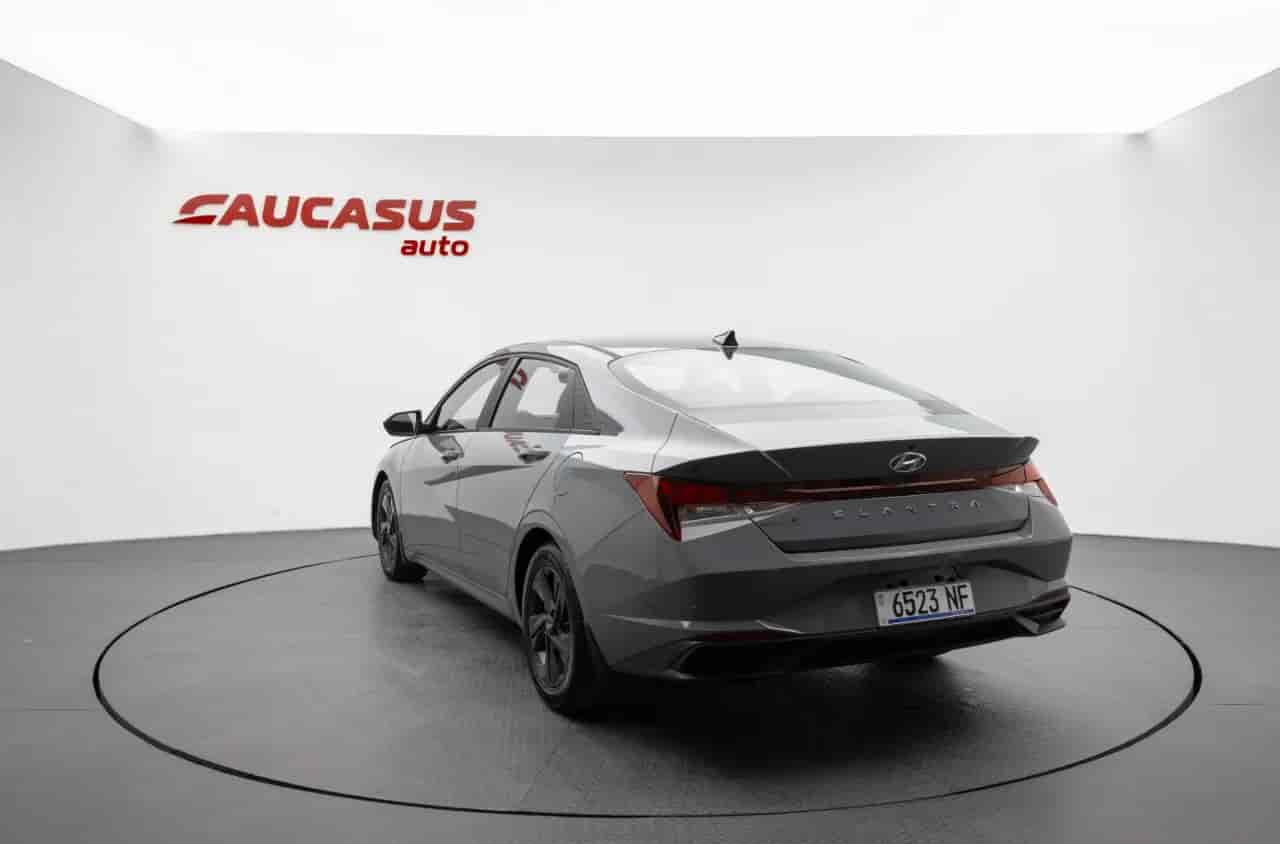 HYUNDAI Elantra - 6