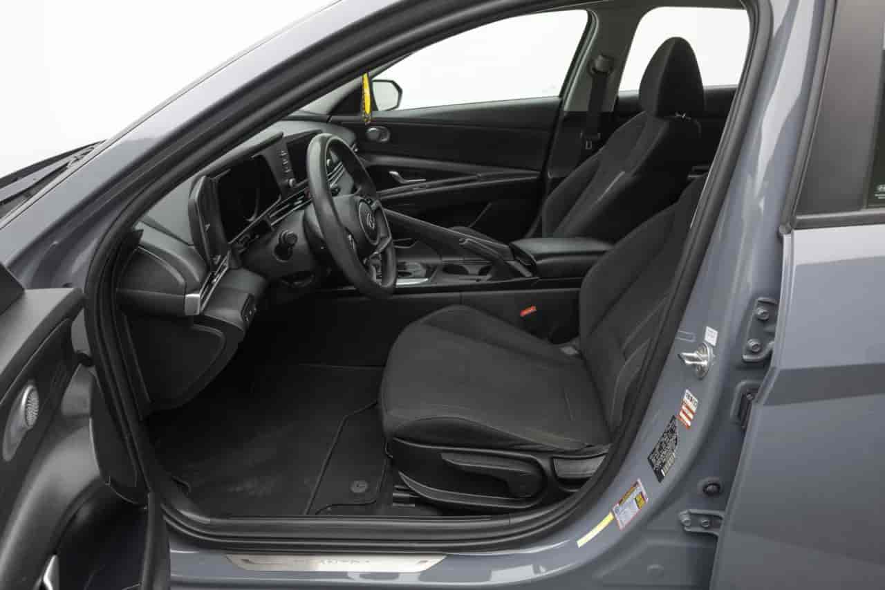 HYUNDAI Elantra - 10