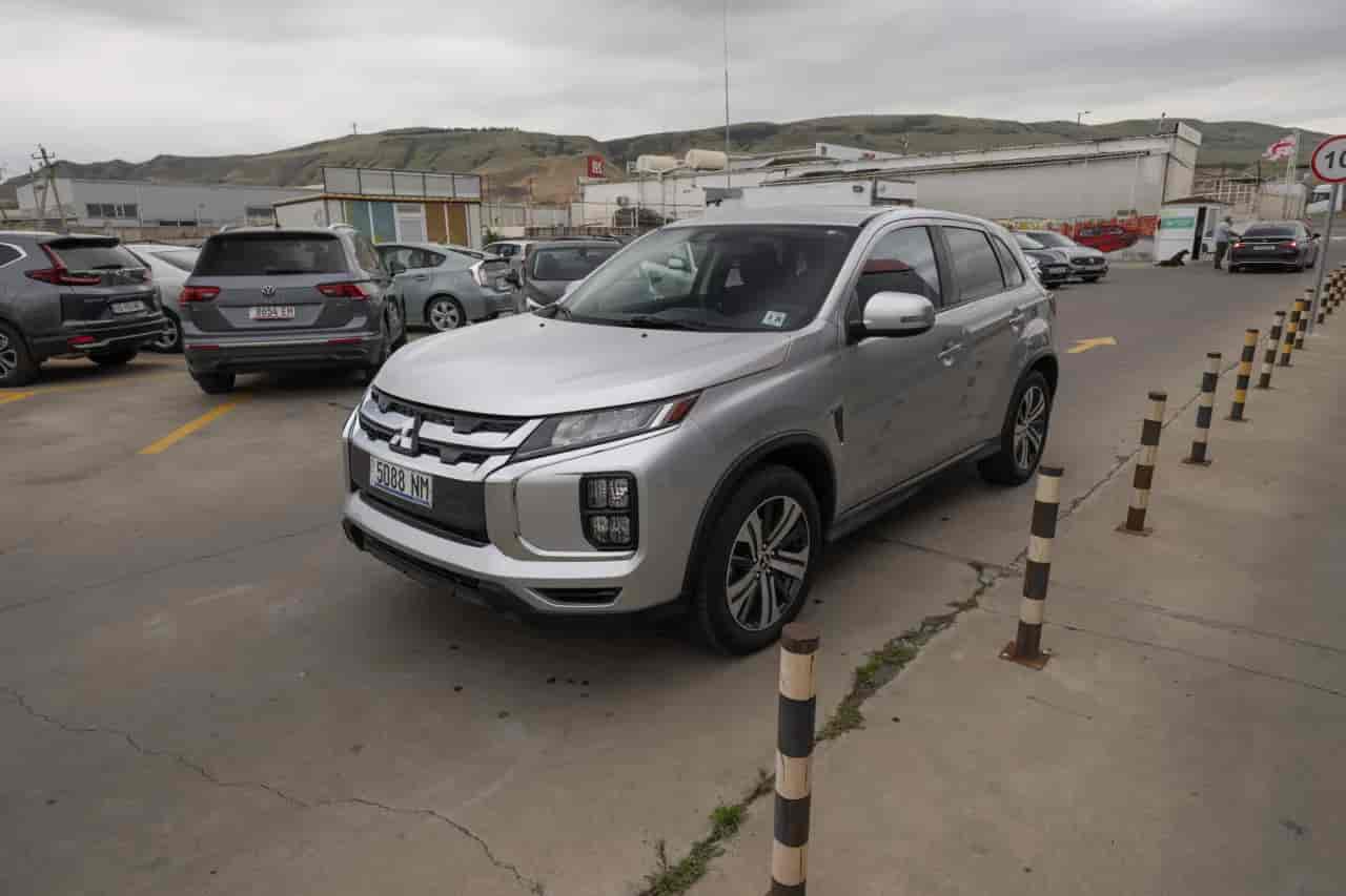 MITSUBISHI Outlander Sport - 1