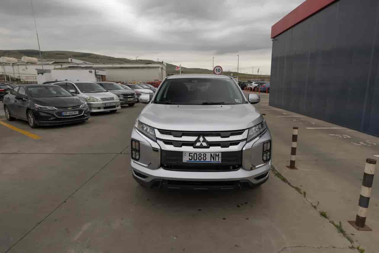 MITSUBISHI Outlander Sport - 2