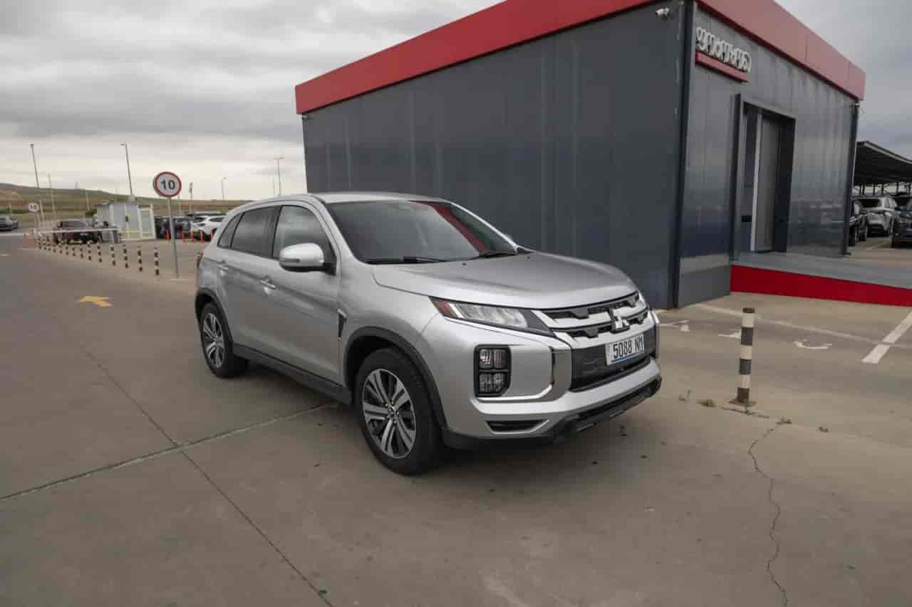 MITSUBISHI Outlander Sport - 3
