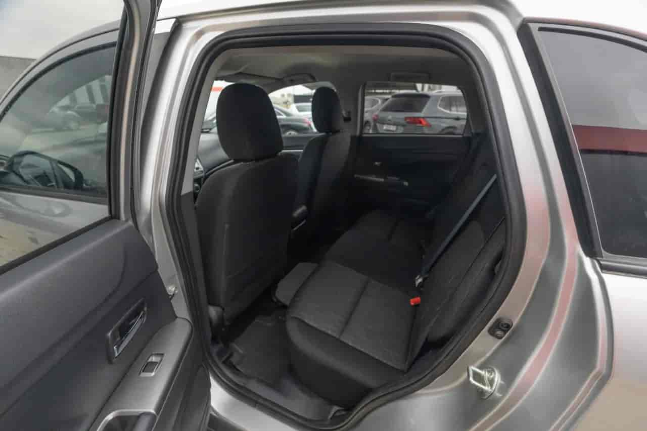 MITSUBISHI Outlander Sport - 8