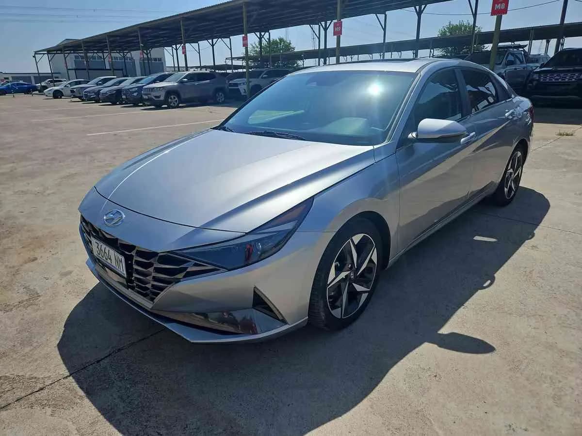HYUNDAI Elantra - 1