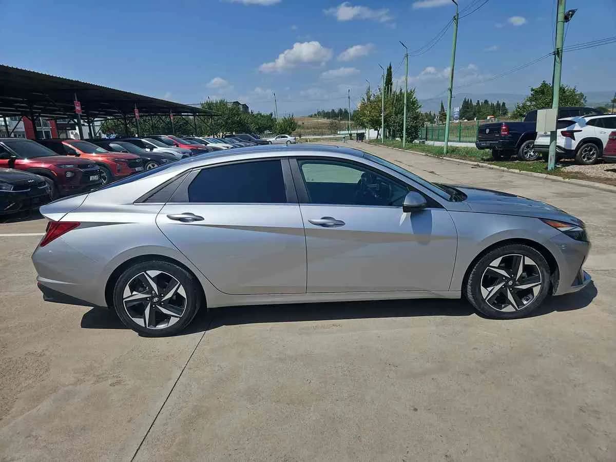 HYUNDAI Elantra - 4