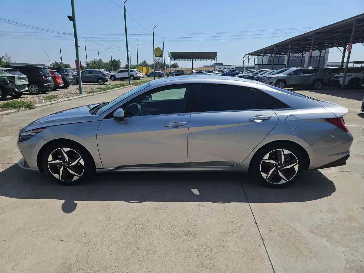 HYUNDAI Elantra - 10