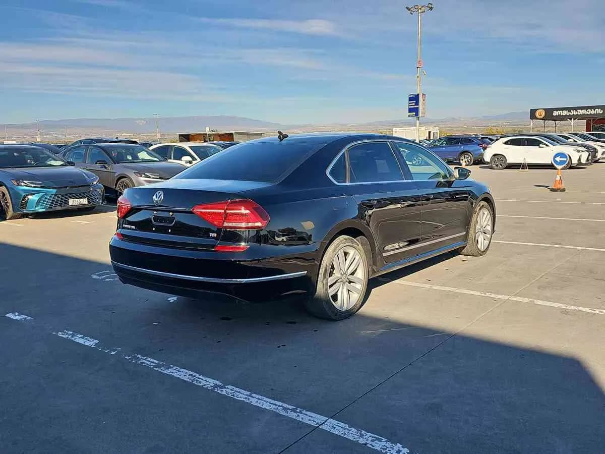 VOLKSWAGEN Passat - 4