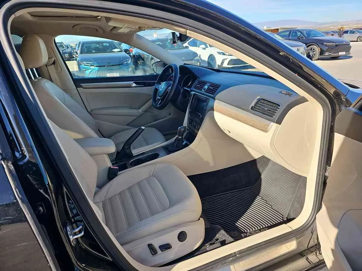 VOLKSWAGEN Passat - 9