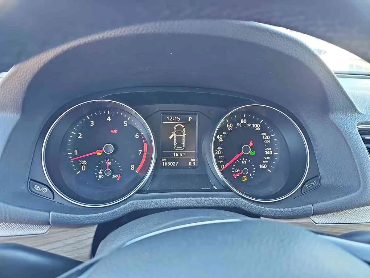 VOLKSWAGEN Passat - 10