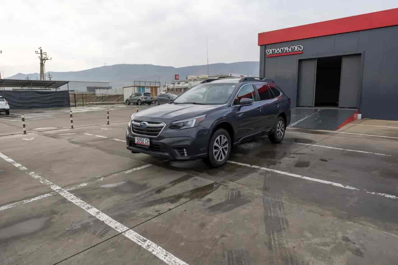 SUBARU Outback - 1
