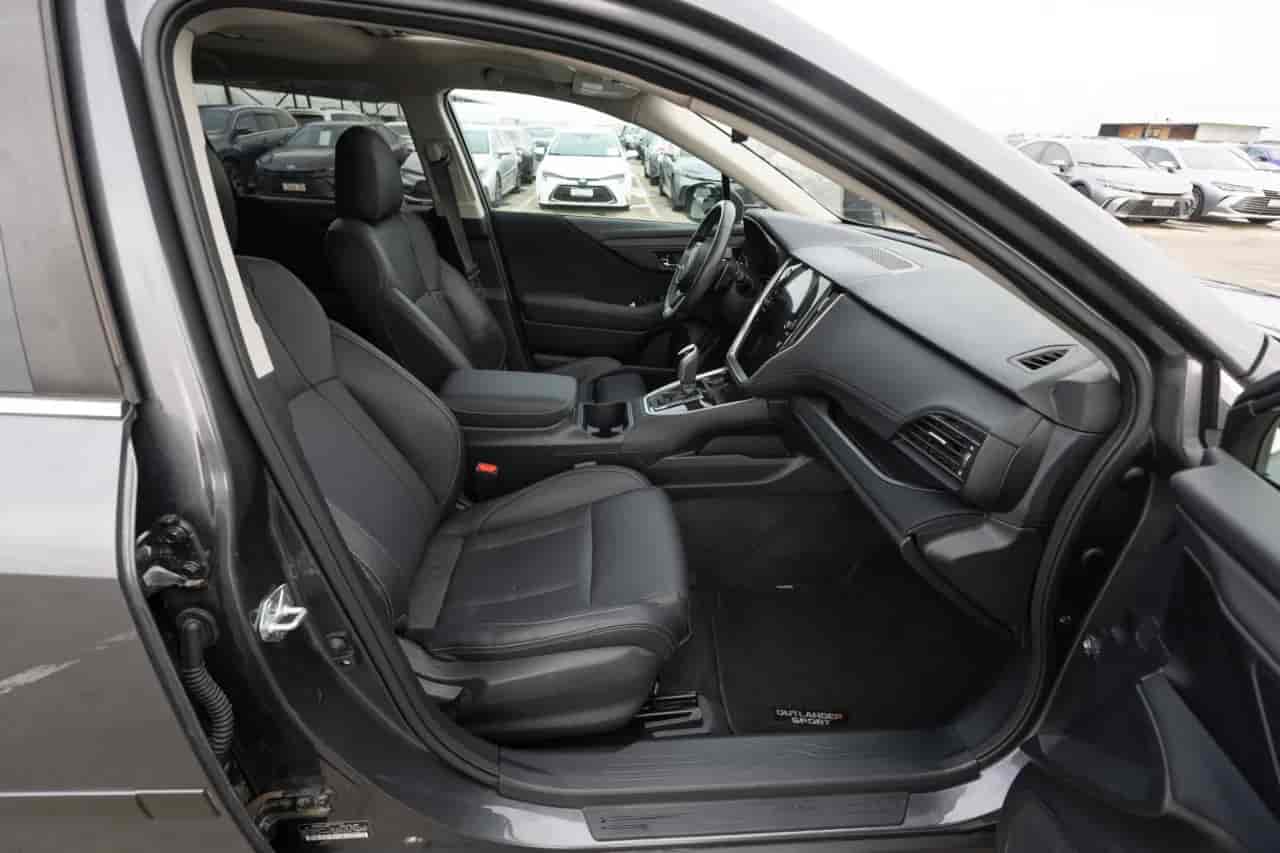 SUBARU Outback - 10
