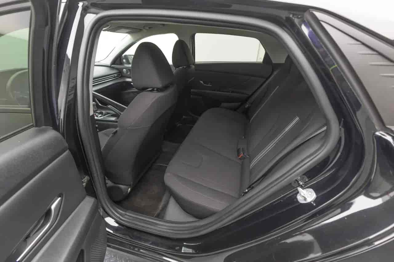 HYUNDAI Elantra - 8