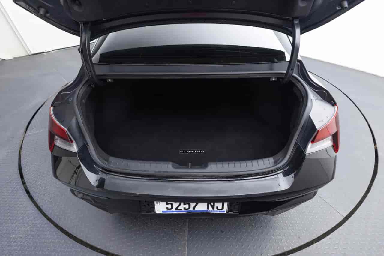 HYUNDAI Elantra - 7