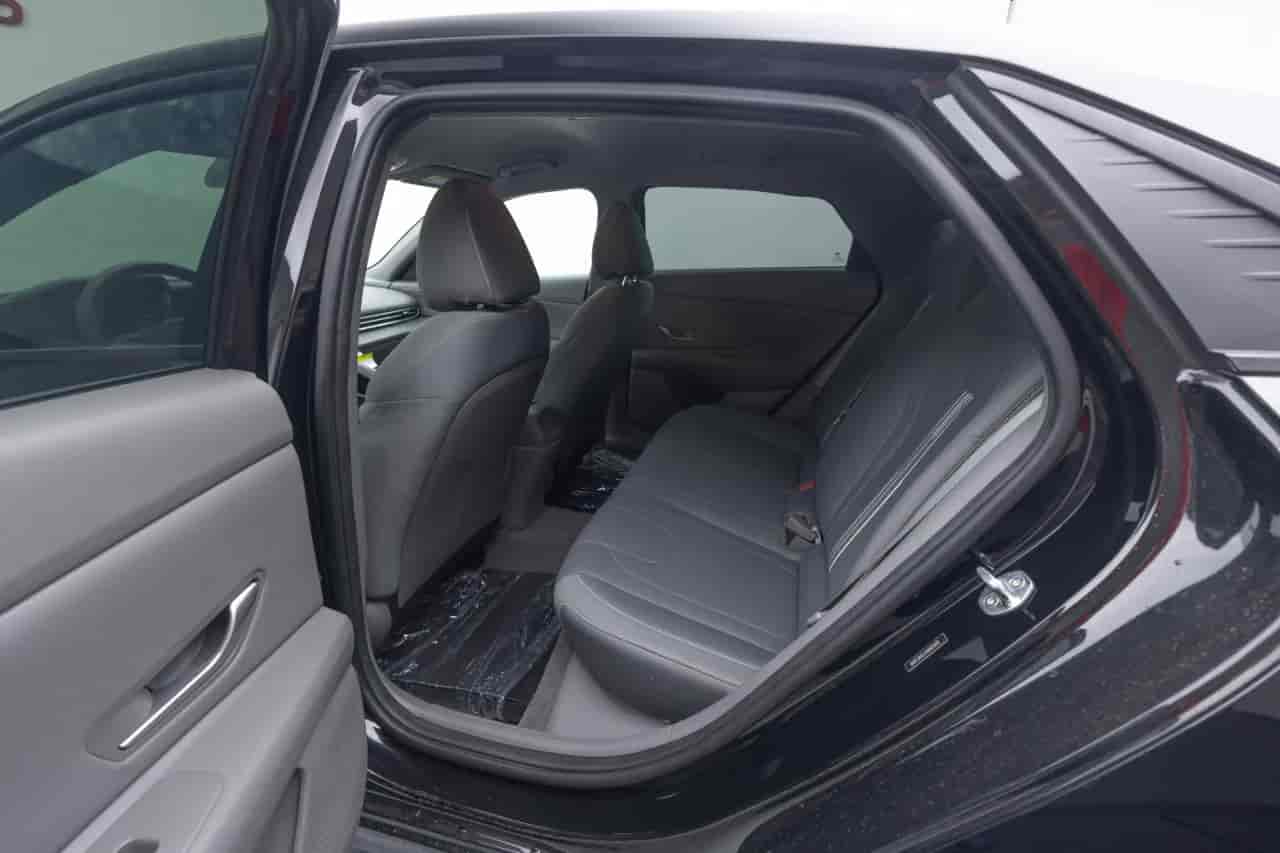HYUNDAI Elantra - 8