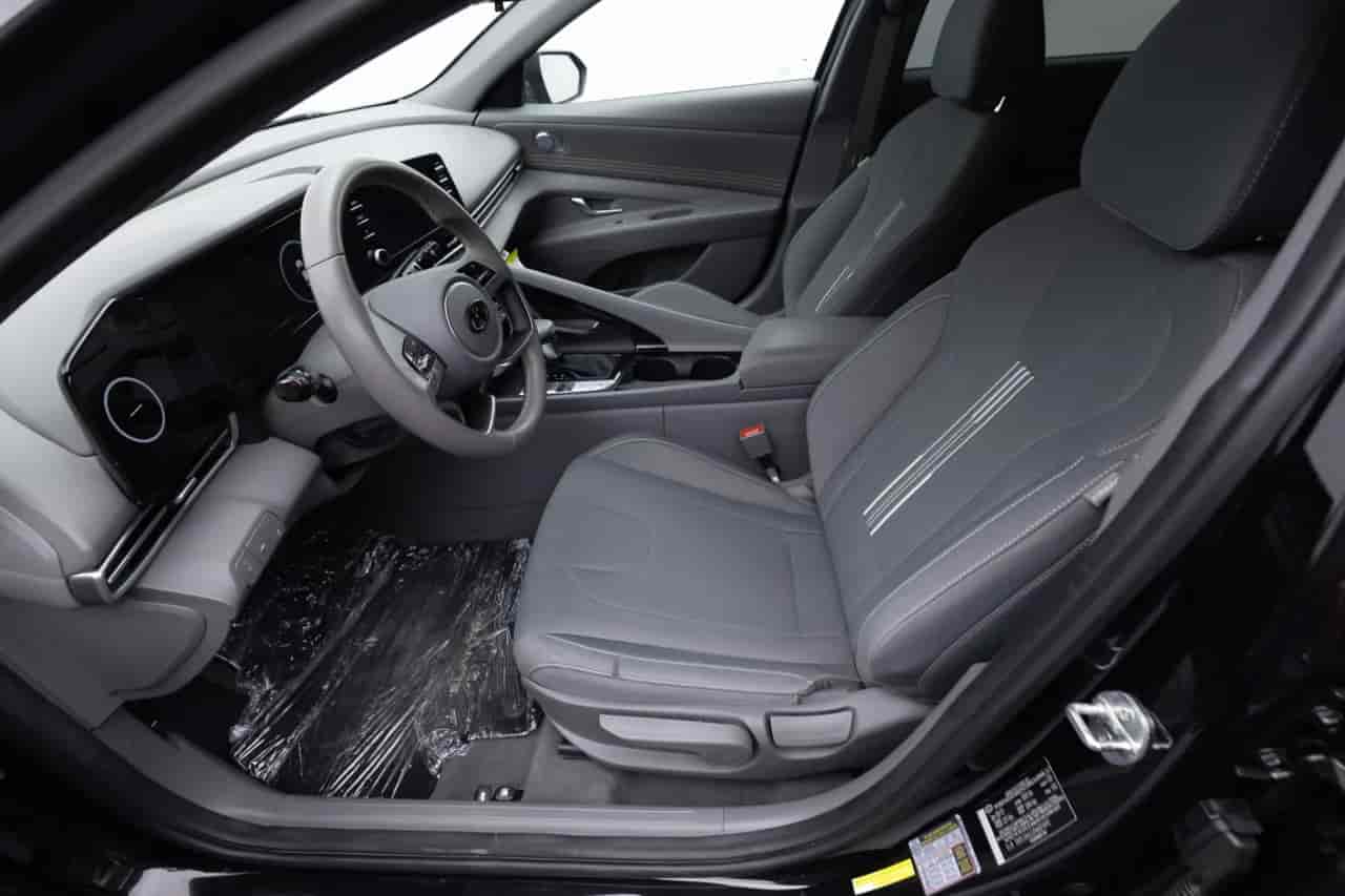 HYUNDAI Elantra - 10