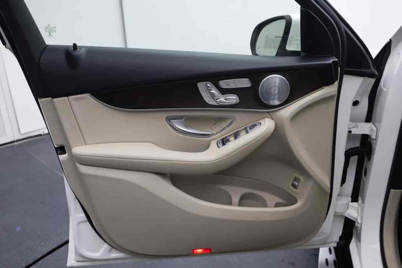 MERCEDES-BENZ GLC-Class - 10