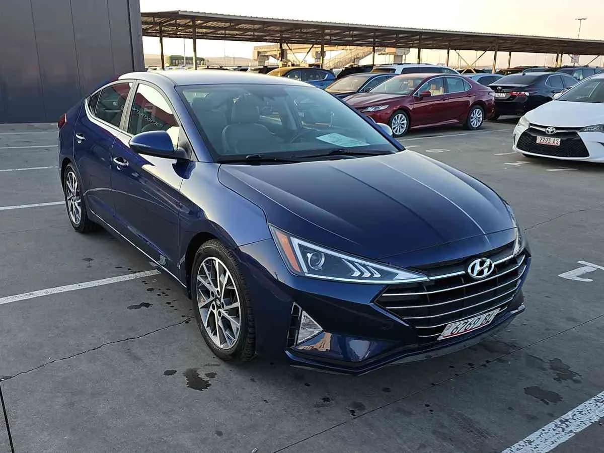HYUNDAI Elantra - 3