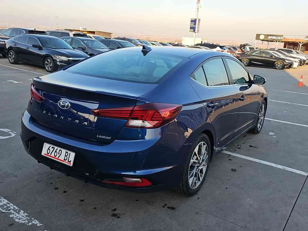 HYUNDAI Elantra - 4