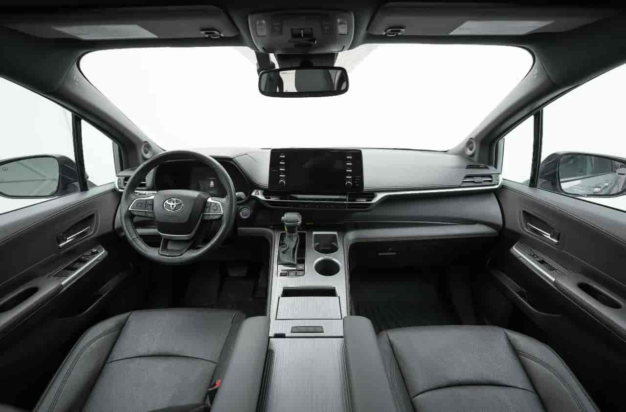 TOYOTA Sienna - 9