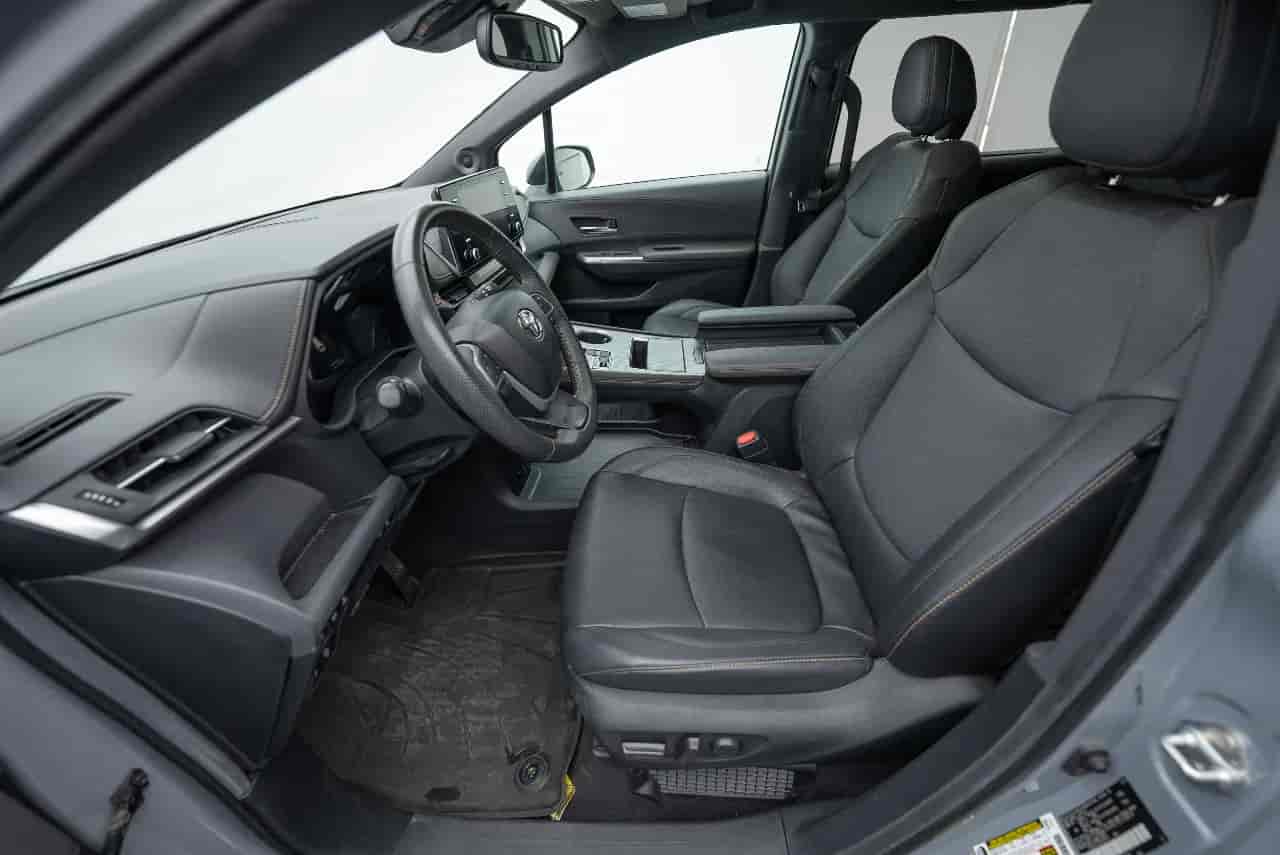 TOYOTA Sienna - 10