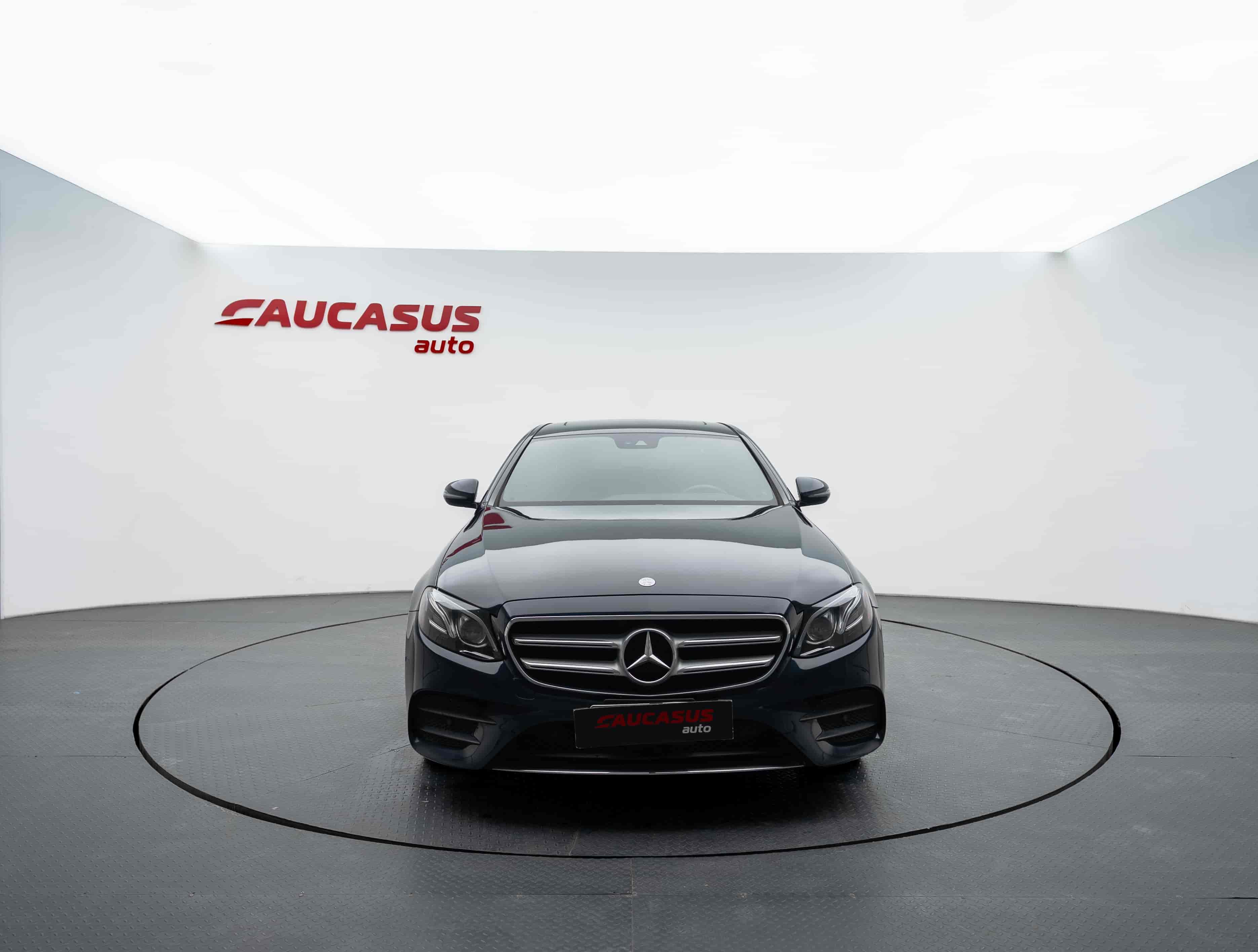 MERCEDES-BENZ E-Class - 2