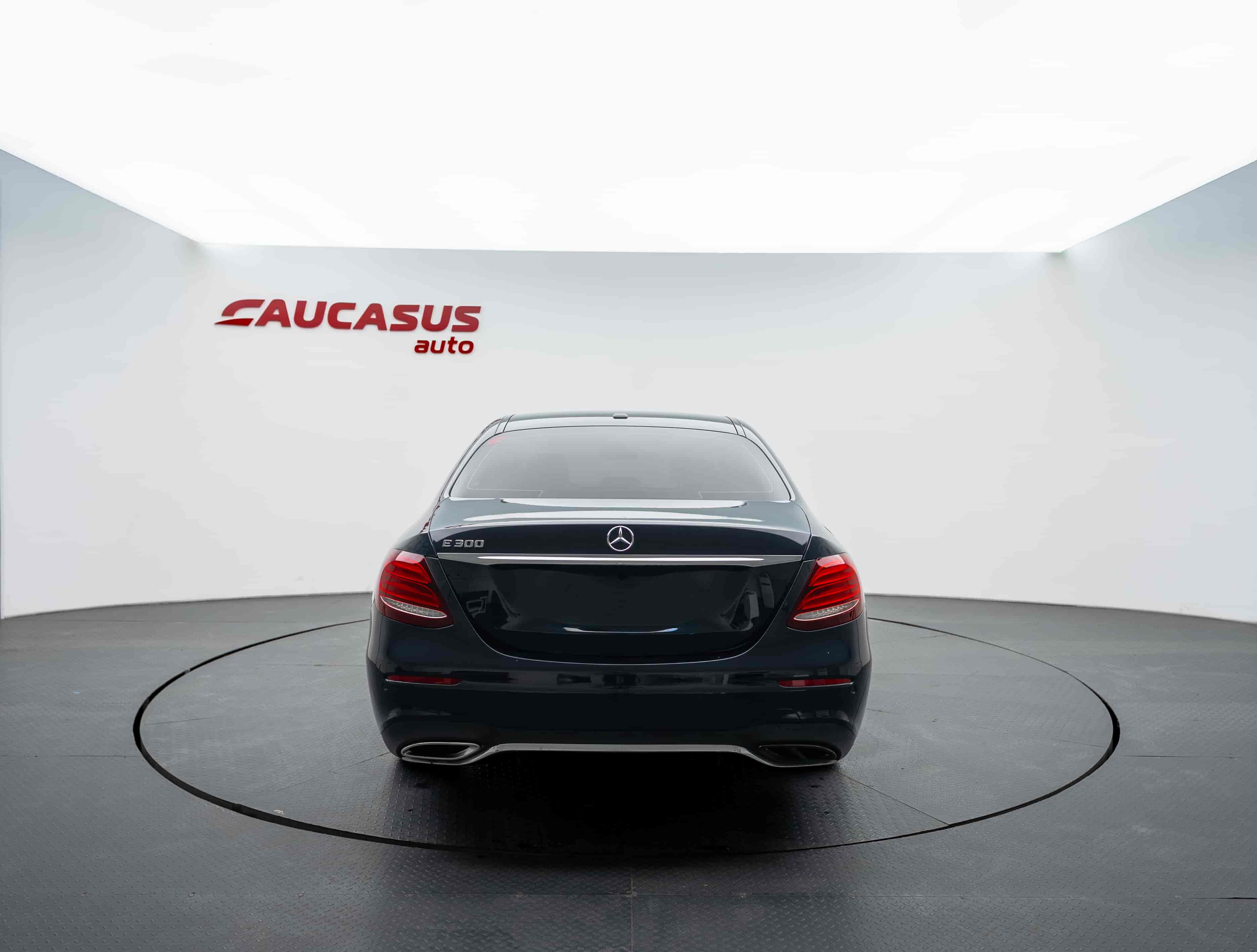 MERCEDES-BENZ E-Class - 5