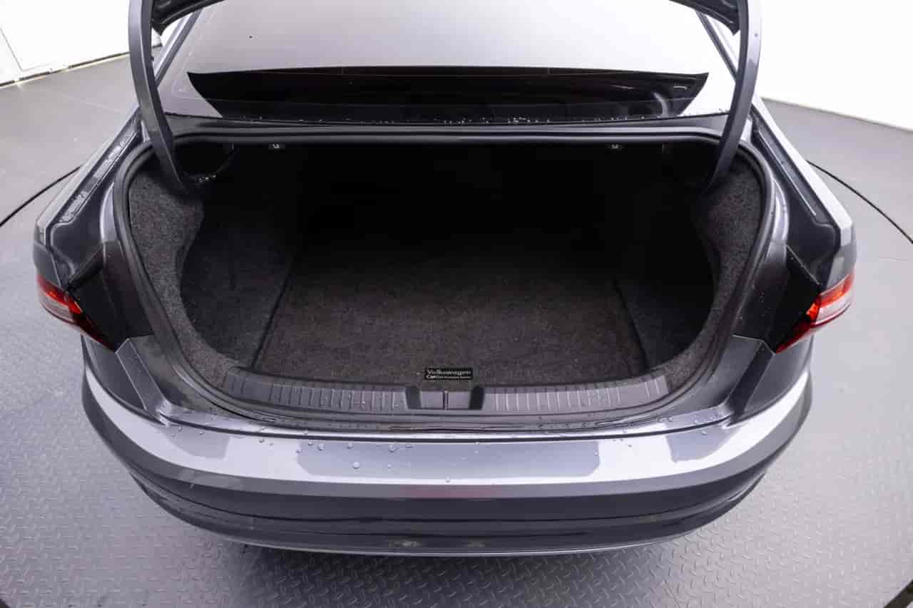 VOLKSWAGEN Jetta - 7