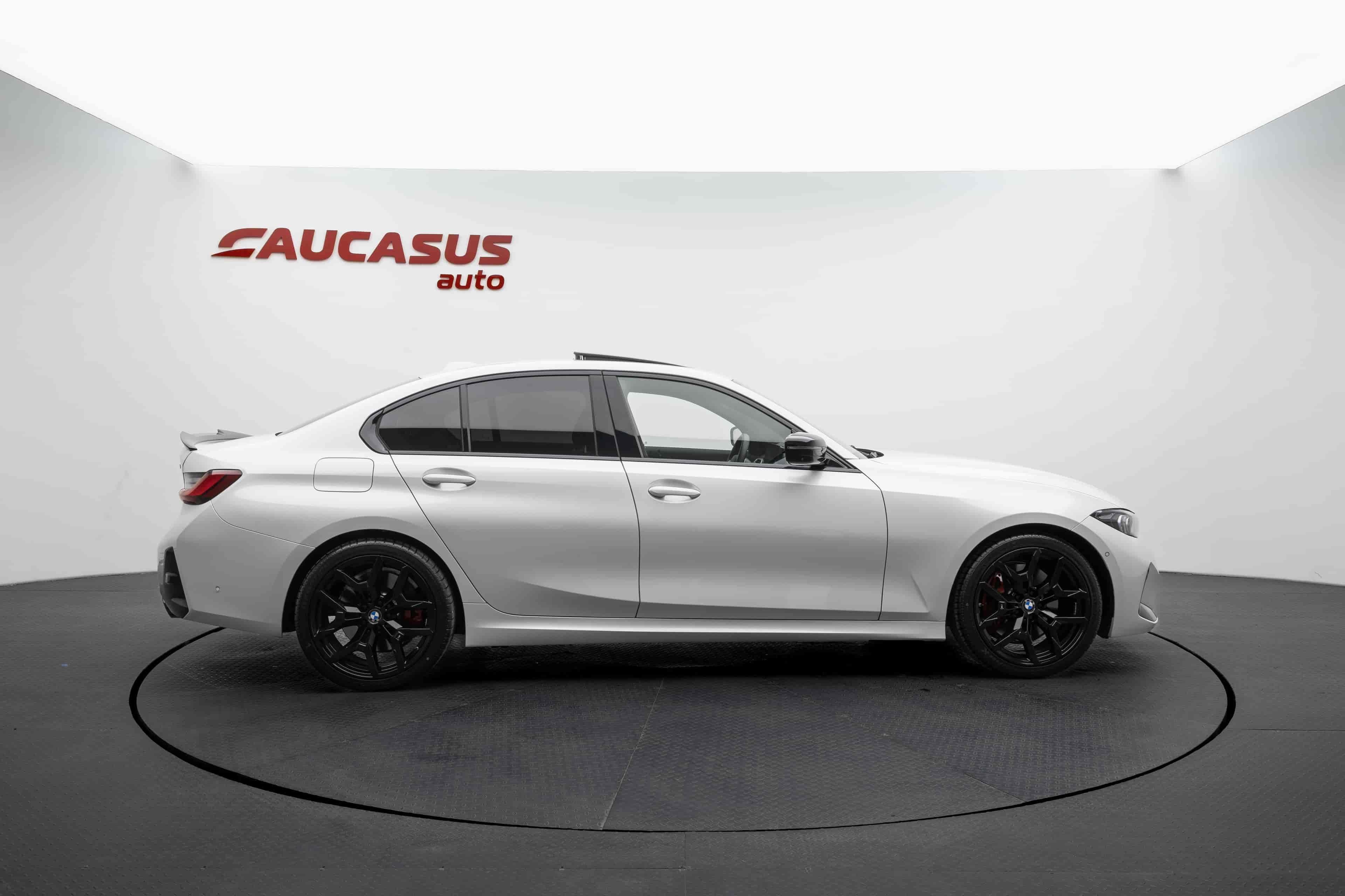 BMW 330i - 4
