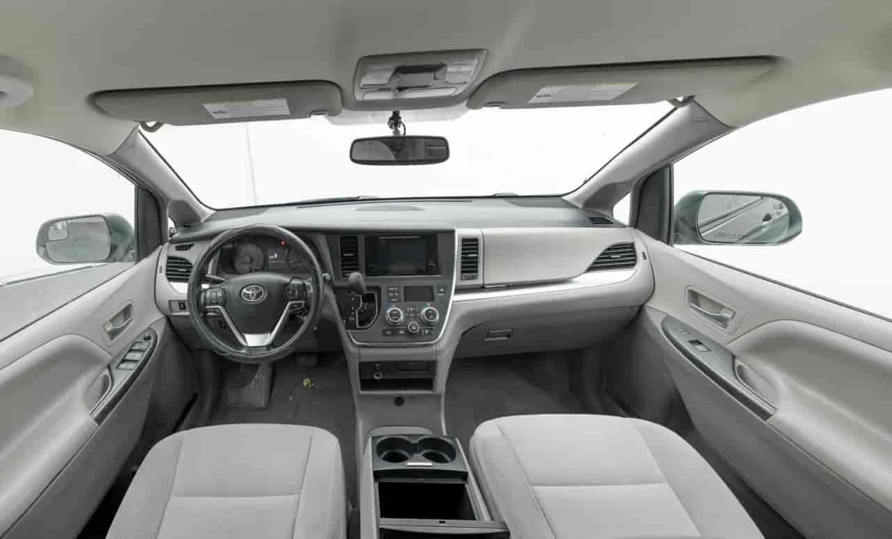 TOYOTA Sienna - 5