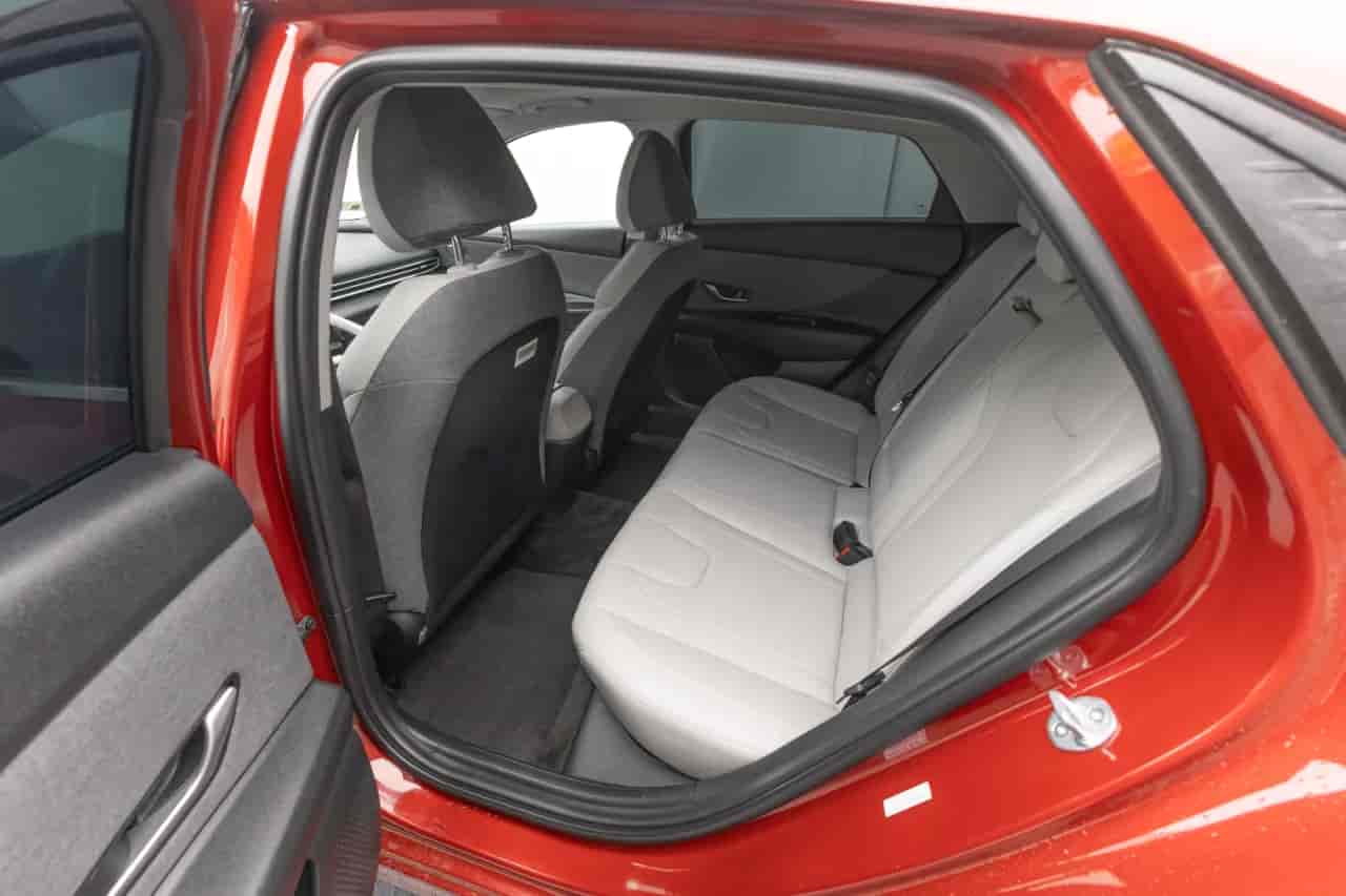 HYUNDAI Elantra - 8