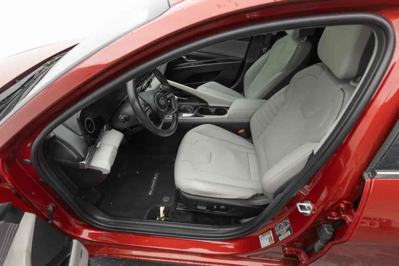HYUNDAI Elantra - 10