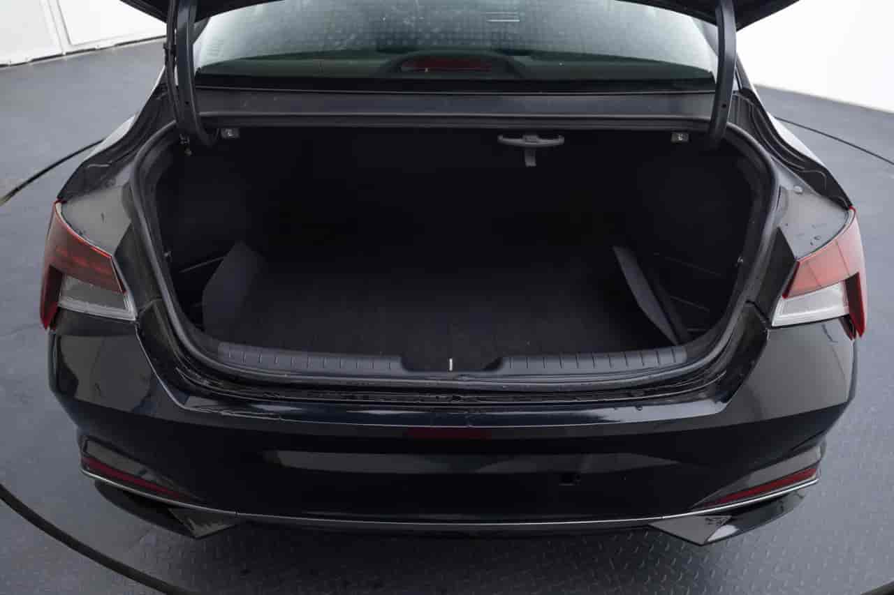 HYUNDAI Elantra - 7