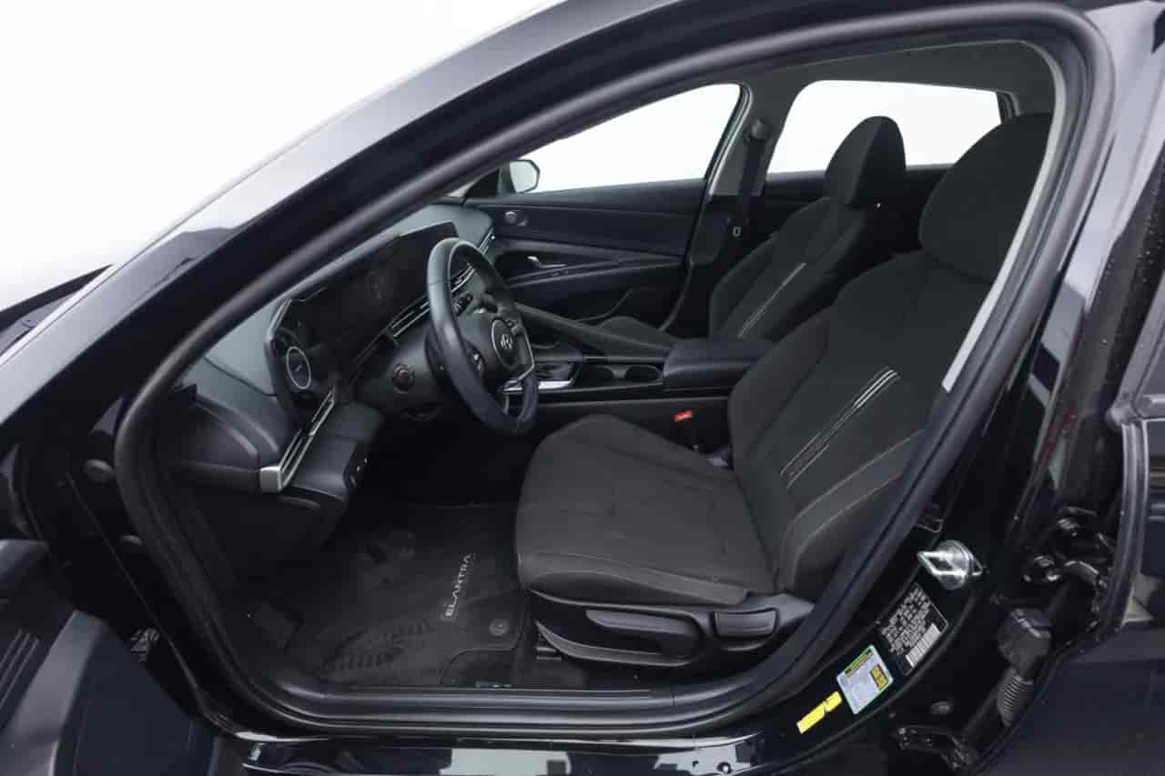HYUNDAI Elantra - 10