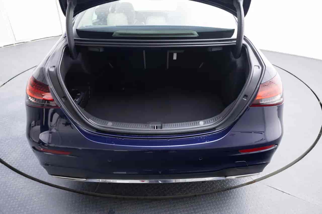 MERCEDES-BENZ E-Class - 7